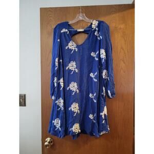 Altar’d State Blue Cream Embroidered Boho Hippy Long Sleeve Dress Size Small NWT